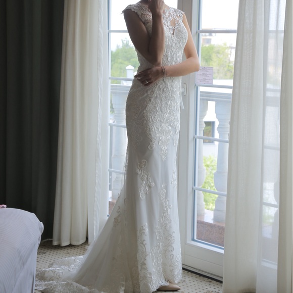 Lace wedding dress made in Italy. - Picture 1 of 5